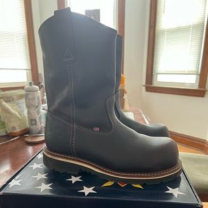 Thorogood Wellington Safety Toe Pull on Boots